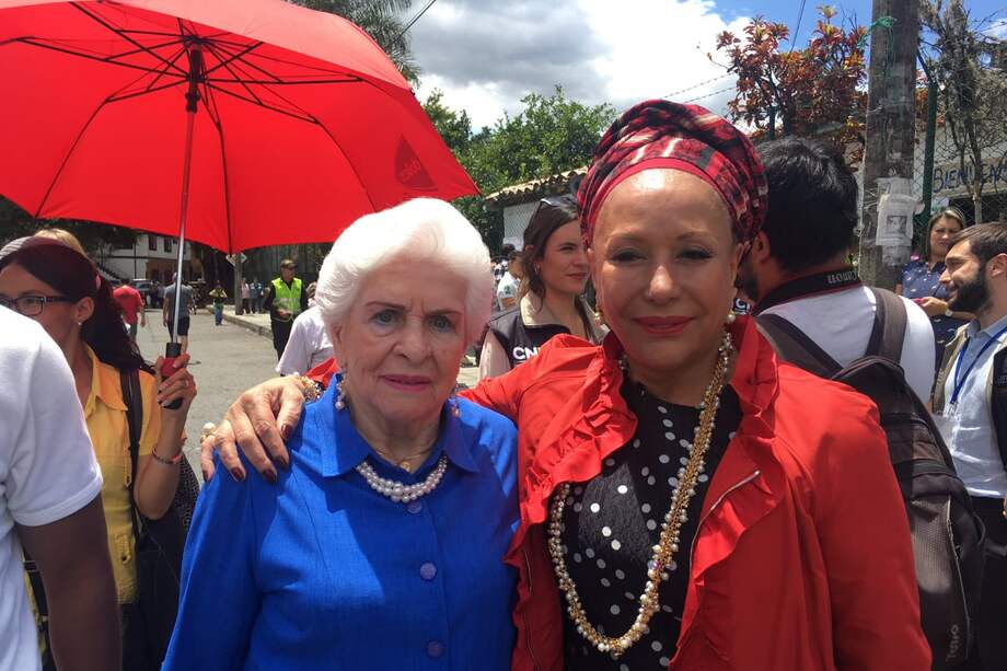 Lía Ruiz, la mamá de Piedad Córdoba, se dedicó toda su vida a la docencia. /Tomado del Twitter de Piedad Córdoba, publicado el 2 de octubre de 2016.