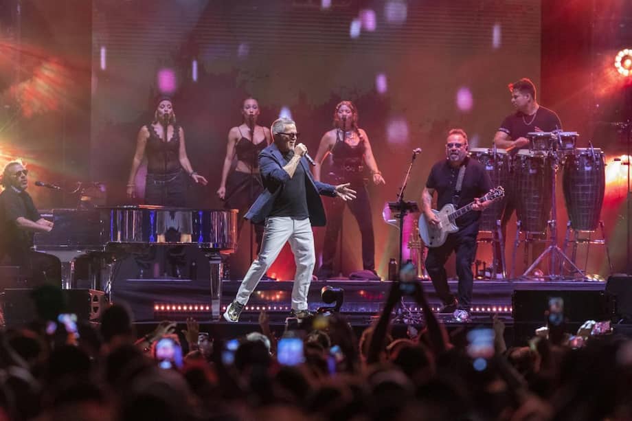 Actuación del cantante Alejandro Sanz en la ciudad española de Zaragoza con su gira "Sanz en vivo" el pasado 25 de junio.