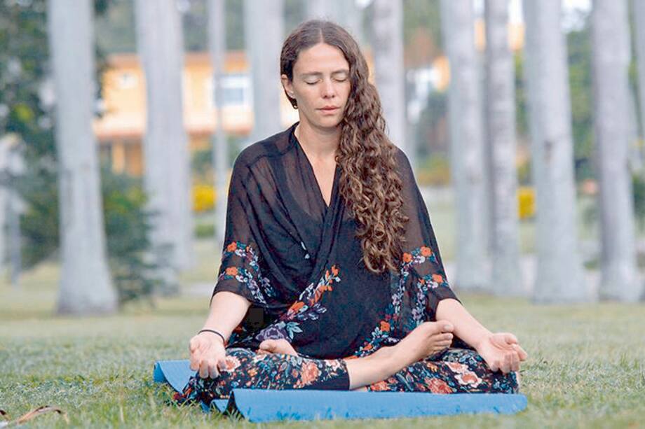 Elena Ambrosi: “Las mujeres pueden desenredar situaciones sin salida”