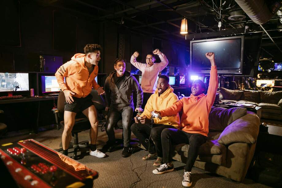 Contrario a lo que muchos pueden pensar, en la mayoría de los torneos eSports se compite por equipos, no individualmente.