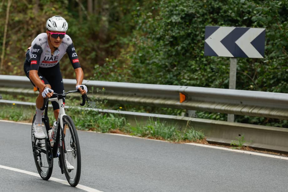 El ciclista español del UAE, Marc Soler, se impuso en la etapa 14 de la Vuelta a España 2025. EFE/Javier Lizón