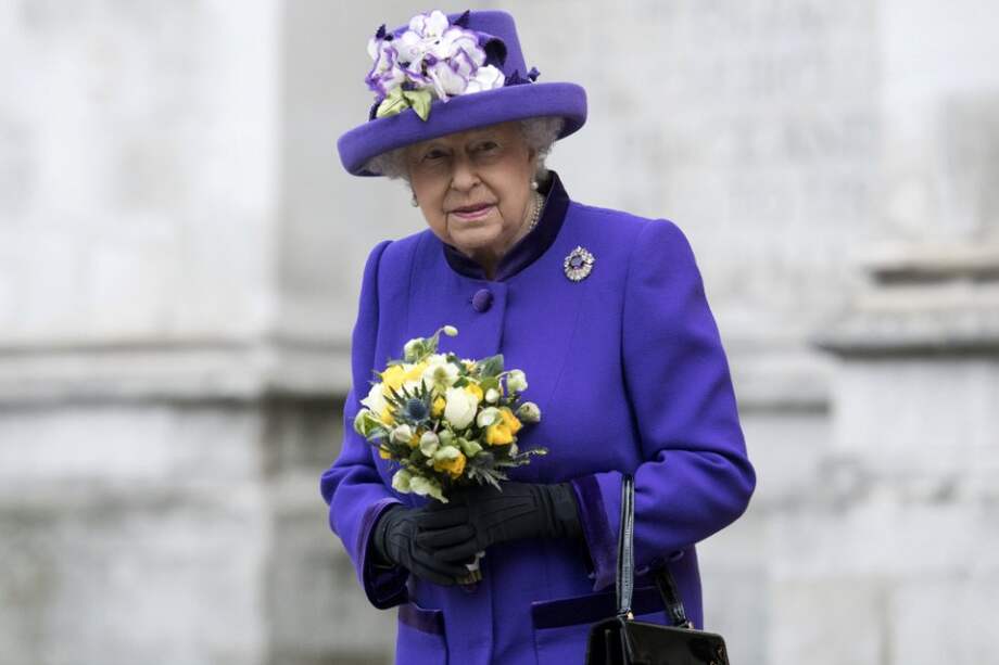 La reina Isabel II saliendo de la abadia de Westminster en noviembre. / AFP