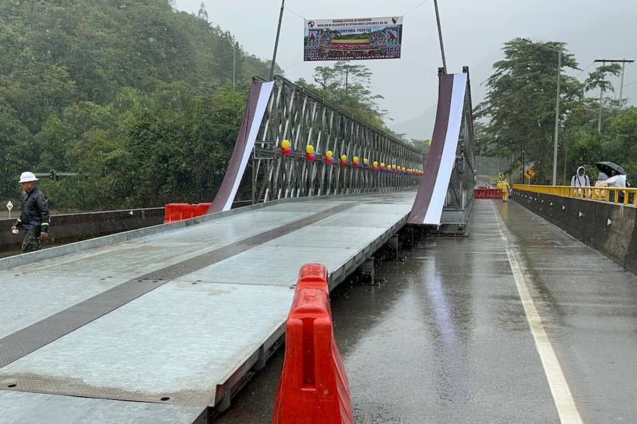 Puente metálico en El Naranjal.