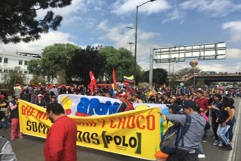 Transmilenio, el que paga los platos rotos en cada marcha de docentes