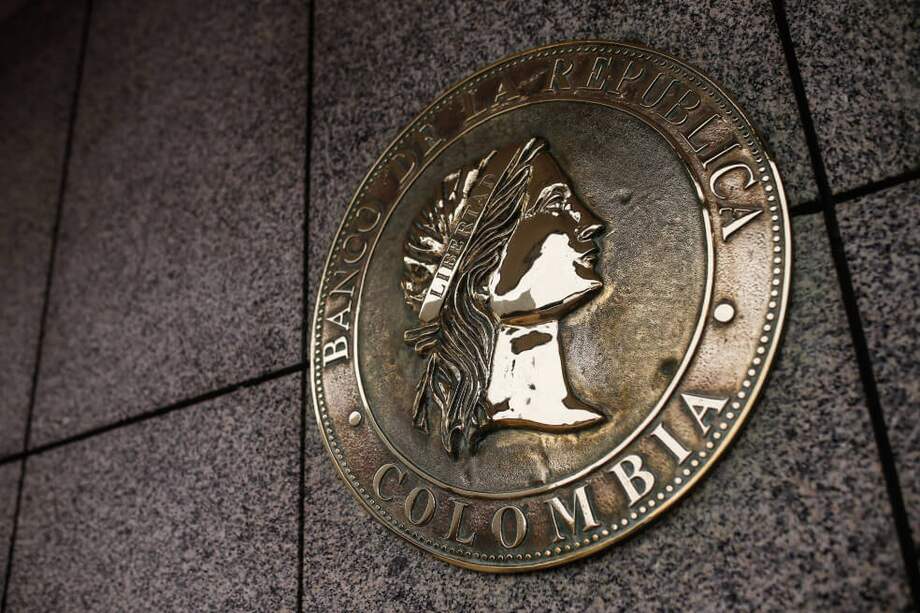 De forma extraordinaria se volvió a reunir la junta del Banco de la República para tomar medidas que le hagan frente a los efectos de la pandemia por el coronavirus. / Bloomberg