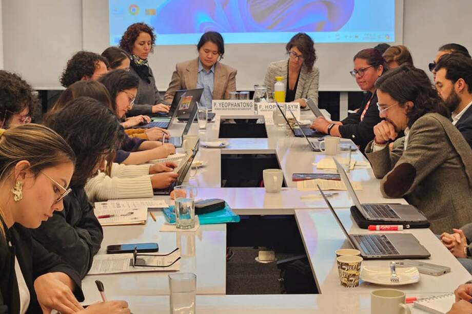 La visita fue liderada por las comisionadas Fernanda Hopenhaym y Pichamon Yeophantong.