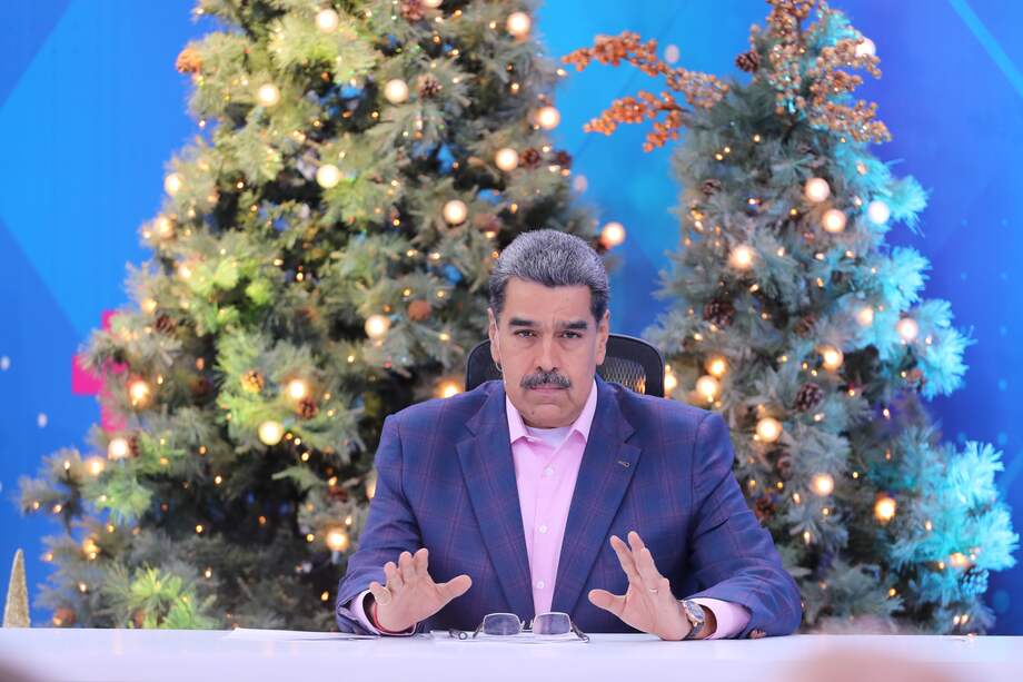 Fotografía cedida por Palacio Miraflores del presidente de Venezuela, Nicolás Maduro en su programa semanal de televisión "Con Maduro +", en Caracas (Venezuela). EFE/ PRENSA MIRAFLORES