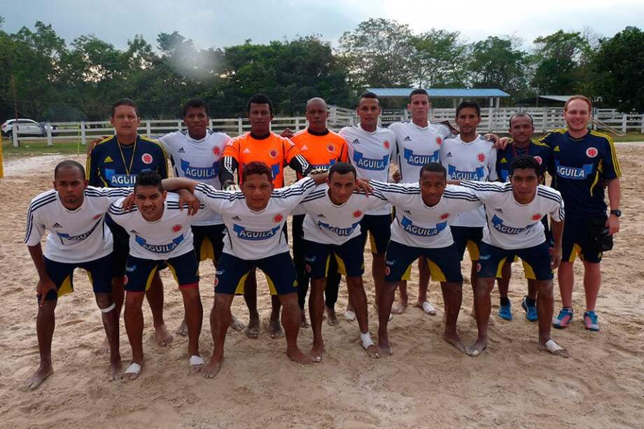 Jugadores de la Selección Colombia de Fútbol Playa.