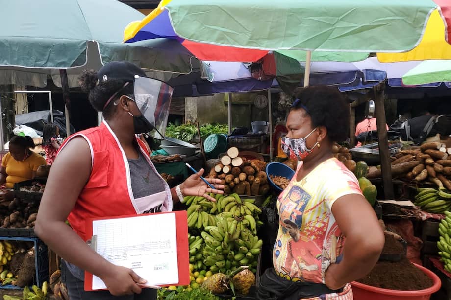 Durante la pandemia, Pacífico Task Force, las comunidades de base y sus líderes entregaron mercados a las familias más vulnerables. A diferencia de los mercados que vienen desde adentro del país, estos incluyeron productos locales, coherentes con las dietas que siguen las comunidades, incluyendo "la presa" y las hierbas tradicionales.