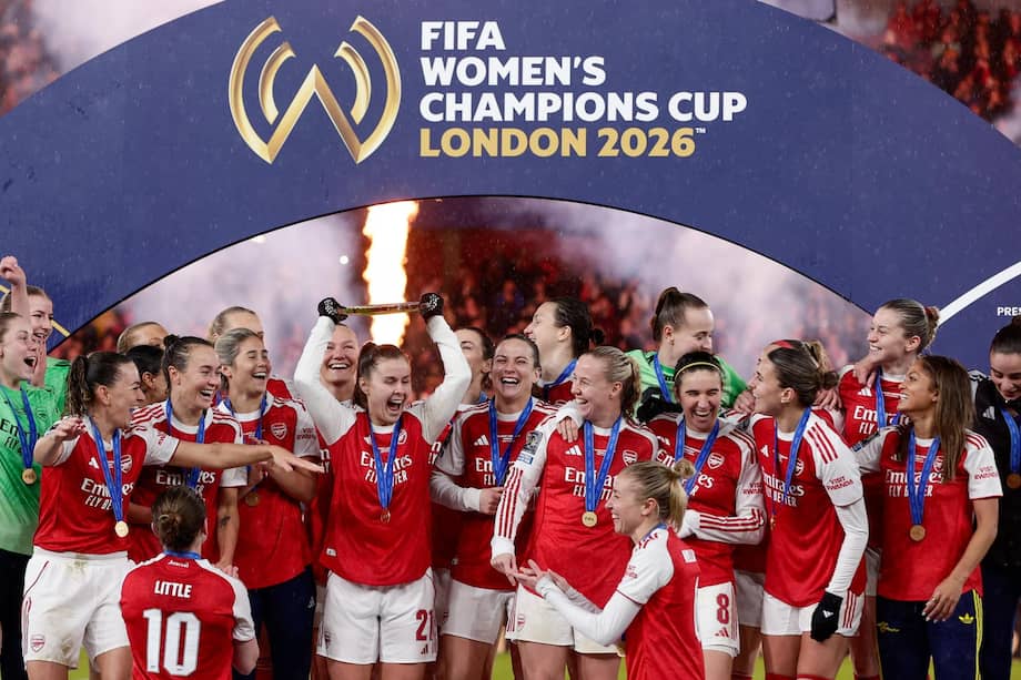 Arsenal se convierte en el primer vencedor de la Champions Cup, torneo creado por la FIFA a semejanza de la Copa Intercontinental masculina