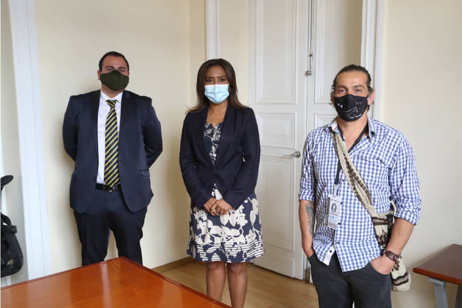 En la reunión entre Carmen Inés Vásquez, ministra de Cultura, y John Fitzgerald, artista plástico, se reconoció la importancia que tiene consolidar un registro de artistas, así como la profesionalización del sector, la creación de instancias de diálogo y el trabajo en los territorios.