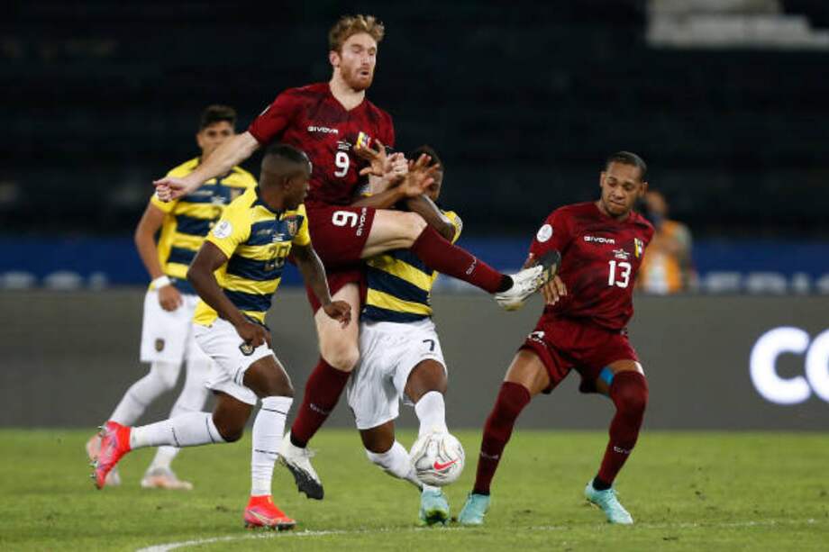 Ecuador busca ganar en Caracas, antes de visitar Barranquilla.