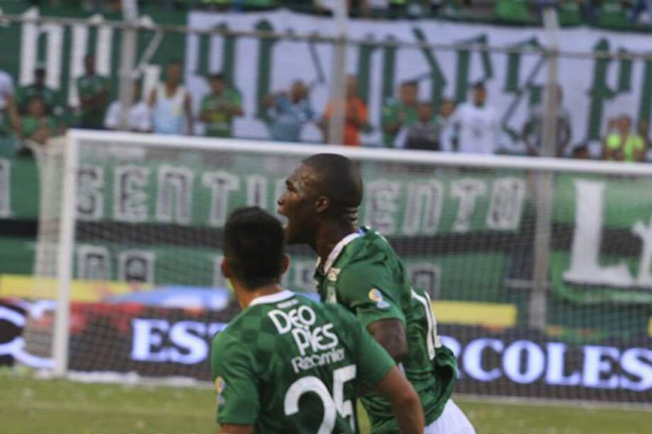 Germán Mera celebra el gol con el que abrió el marcador a favor del Deportivo Cali contra el Júnior, este sábado. / @AsoDeporCali