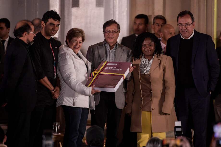 Confiamos en que nuestros liderazgos sean capaces de sentarse a conversar y, sobre todo, a escuchar y entender las razones del otro.