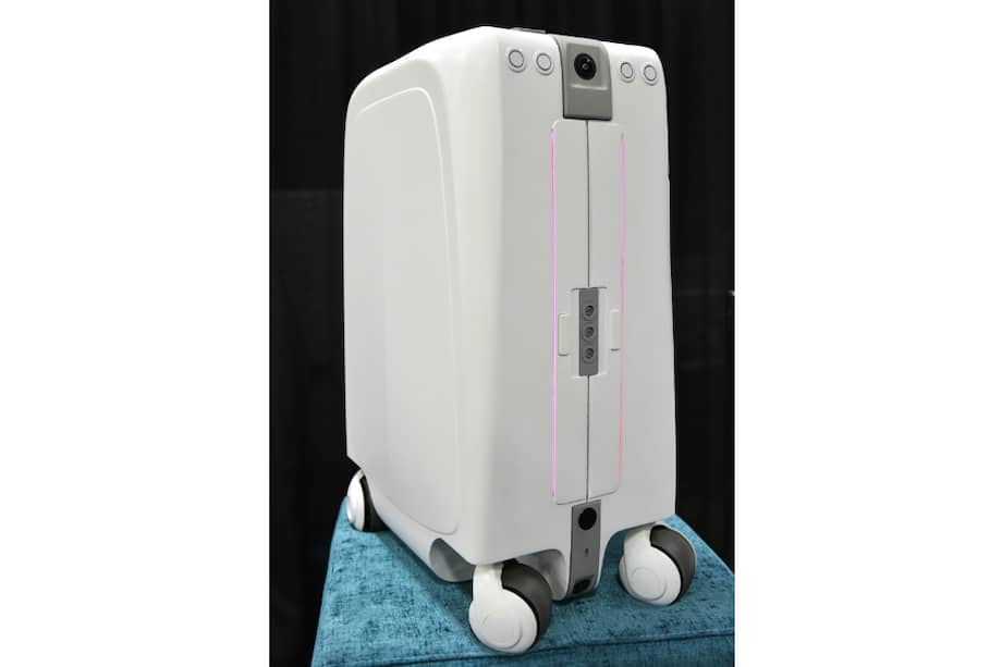 La maleta robot fue presentada en el CES de Las Vegas. / AFP