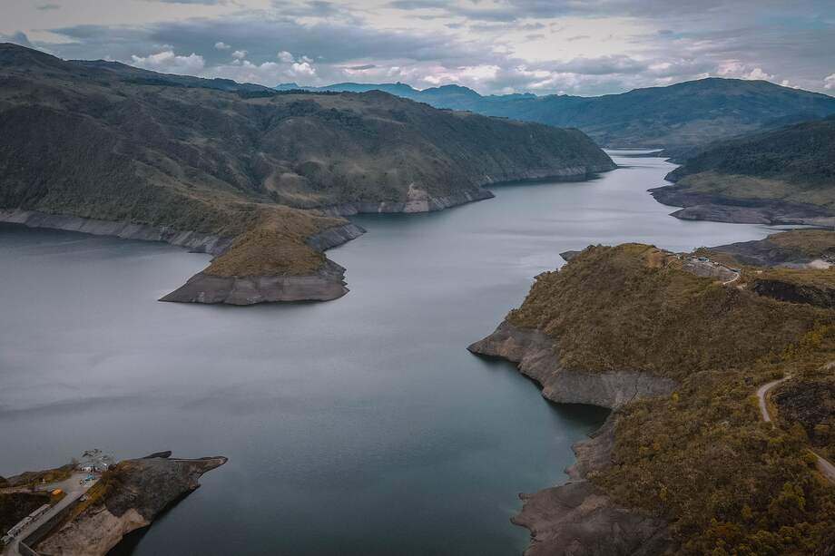 La Empresa de Acueducto y Alcantarillado de Bogotá está a cargo del cuidado de diferentes fuentes de agua.