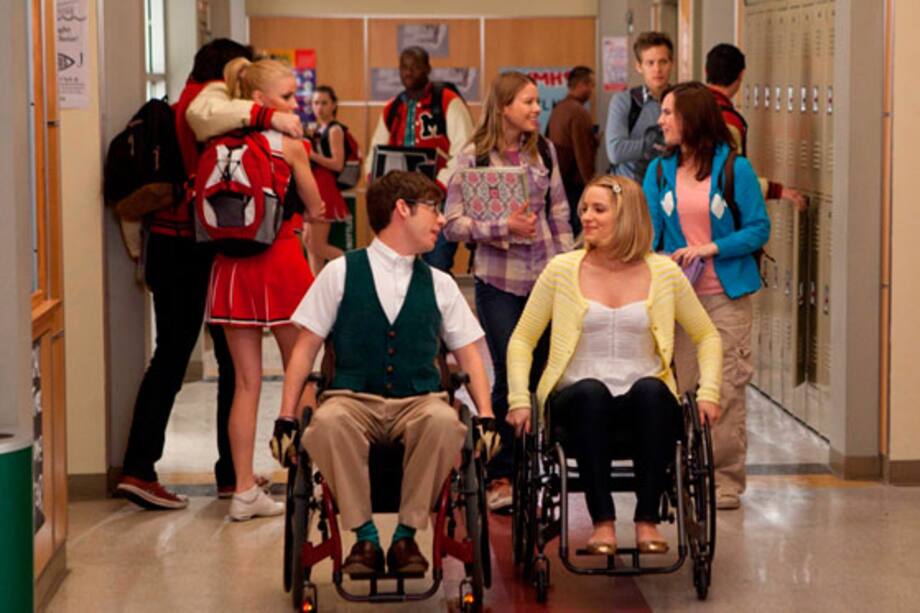 Vuelve la serie Glee con invitados especiales como Pérez Hilton y Lindsay Lohan