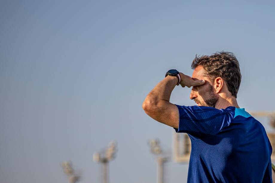 Doha (Qatar), 28/11/2022.- England's manager Gareth Southgate reacts during a training session of the national soccer team of England in Doha, Qatar, 28 November 2022. England will face Wales in their group B match of the FIFA World Cup 2022 on 29 November. (Mundial de Fútbol, Catar) EFE/EPA/MARTIN DIVISEK