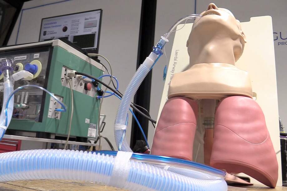 Los ventiladores fueron desarrollados de forma conjunta por las facultades de Ingeniería y Medicina, la Clínica Universidad de La Sabana y la Fundación Neumológica Colombiana.
/ Cortesía, Universidad de la Sabana.