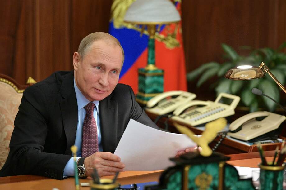 El presidente ruso, Vladimir Putin, se desplazó a un centro militar de la capital para ordenar el lanzamiento de un misil hipersónico. / AFP