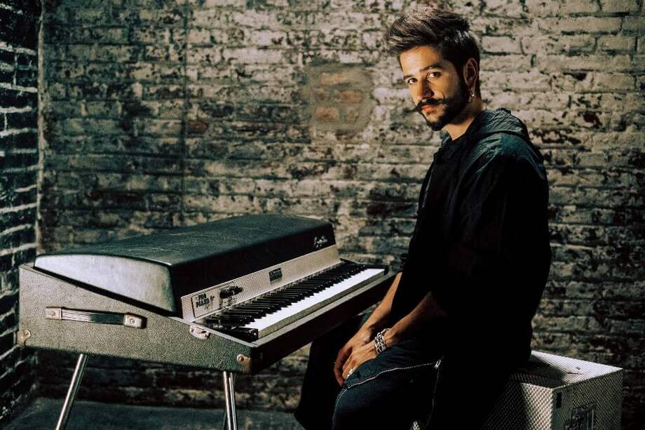 Camilo y su esposa Evaluna serán los conductores de los Nickelodeon Kids Choice Awards en México el 3 de noviembre.