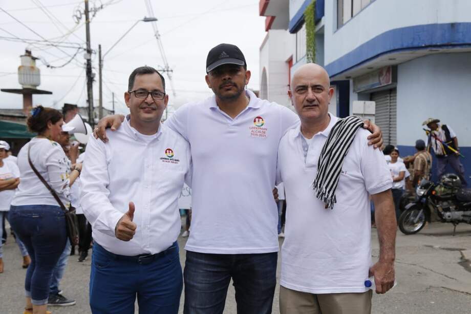 Leiderman Ortiz, candidato electo en 2019 y destituido por el régimen de inhabilidad; Óscar Rodríguez, líder de la U en el Bajo Caucau; y Germán Hoyos, senador por la U.