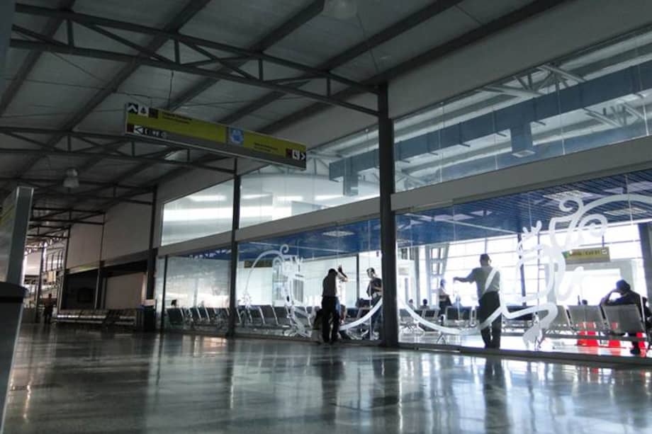 Se levantarán parcialmente cierres del Aeropuerto Benito Salas