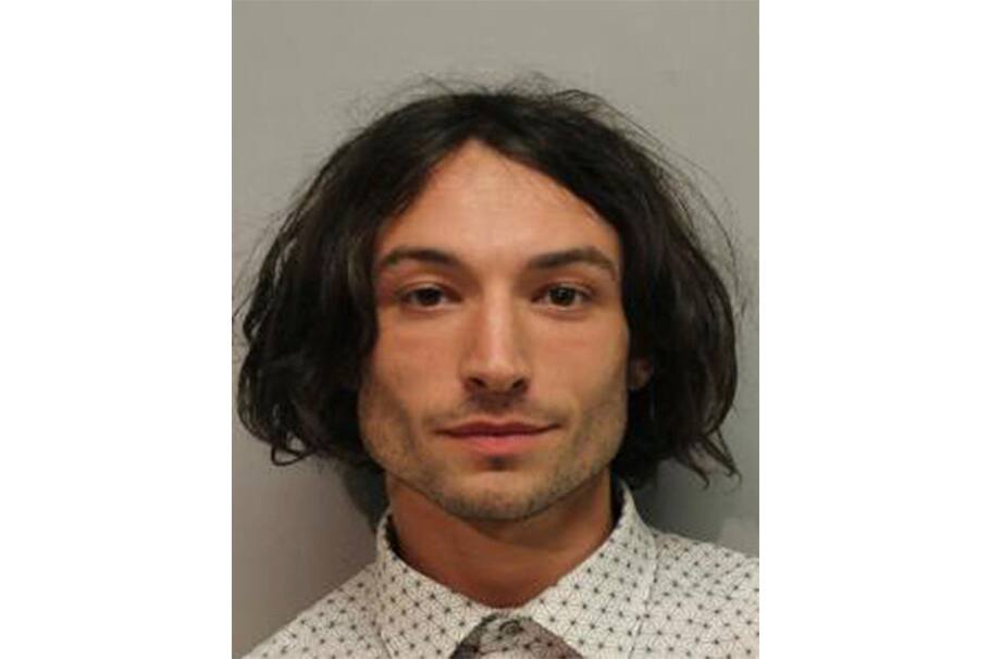 Ezra Miller fue detenido por segunda ocasión en Hawái