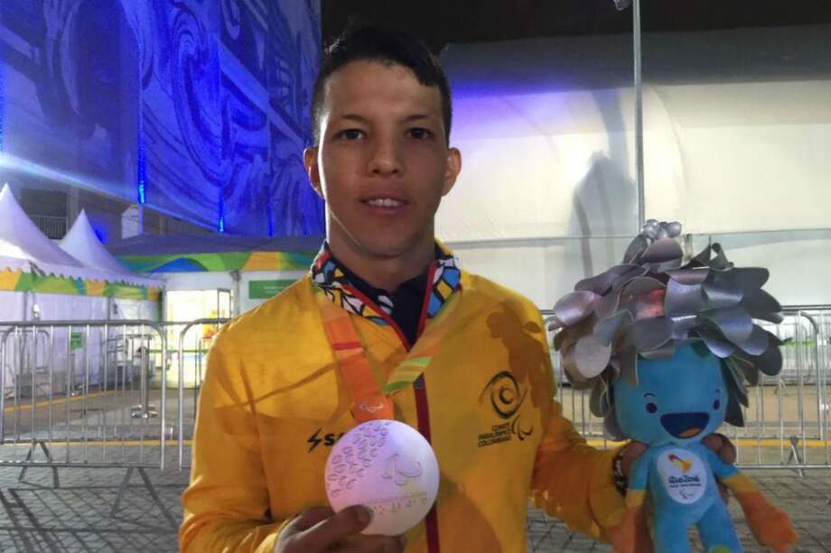 Nelson Crispín ganó plata en los 100 metros pecho.