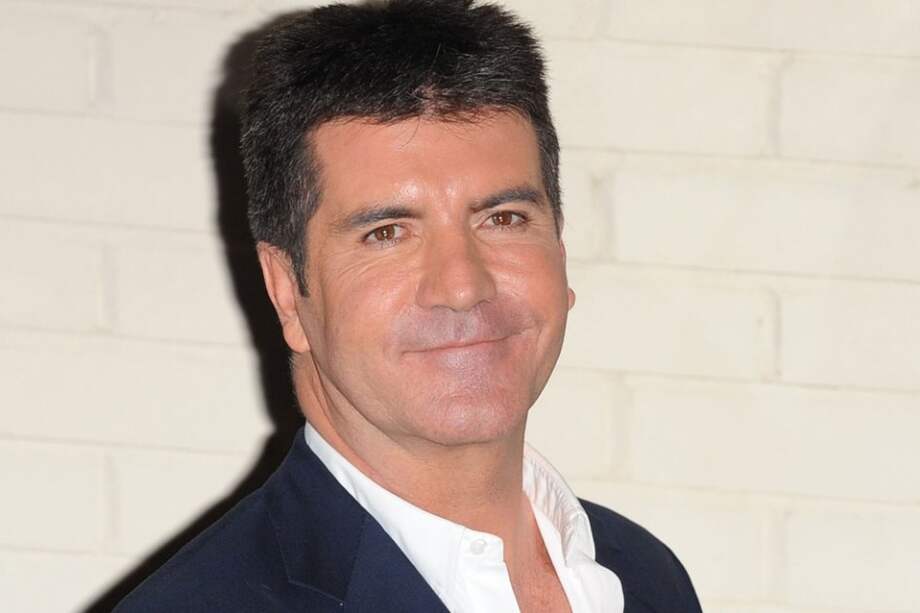 El productor musical británico y empresario de televisión Simon Cowell.