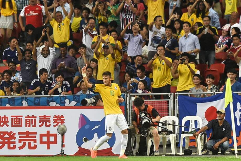 Neymar celebra uno de sus cuatro goles contra Japón//AFP