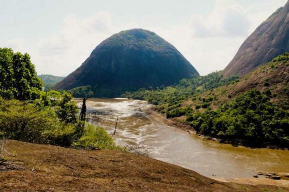 El polígono del humedal Ramsar incluiría los tradicionales cerros de Mavicure, en Guainía. / Tomás Cárdenas