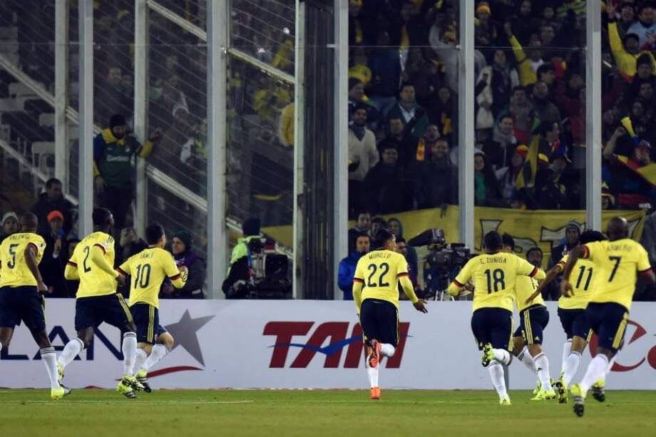 Los jugadores de la selección colombiana de fútbol celebran el gol de Jeison Murillo en la Copa América. Foto: AFP