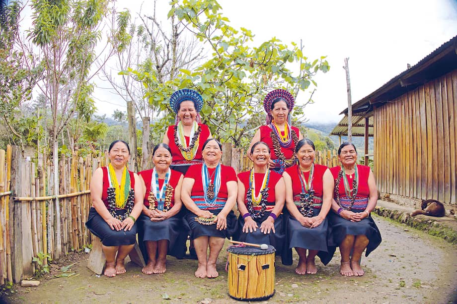 La agrupación kamentsá está conformada por mujeres entre los 60 y los 75 años de edad, quienes a través de sus bailes conservan su tradición cultural.