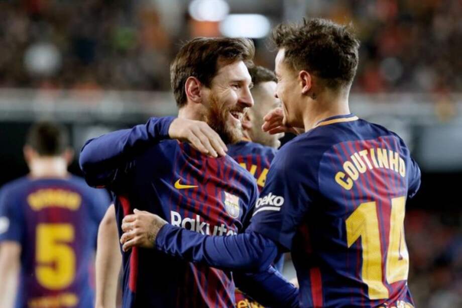 Coutinho (dere.) ha sido uno de los grandes socios de Lionel Messi. Valverde ya podrá tenerlos juntos en cancha. / AFP