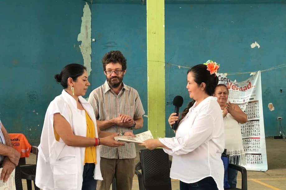 La Unidad de Búsqueda también recibió este informe para que continúe las labores de búsqueda de las personas desaparecidas en el departamento del Meta, específicamente en los municipios de Lejanías y Vista Hermosa. / Cortesía.