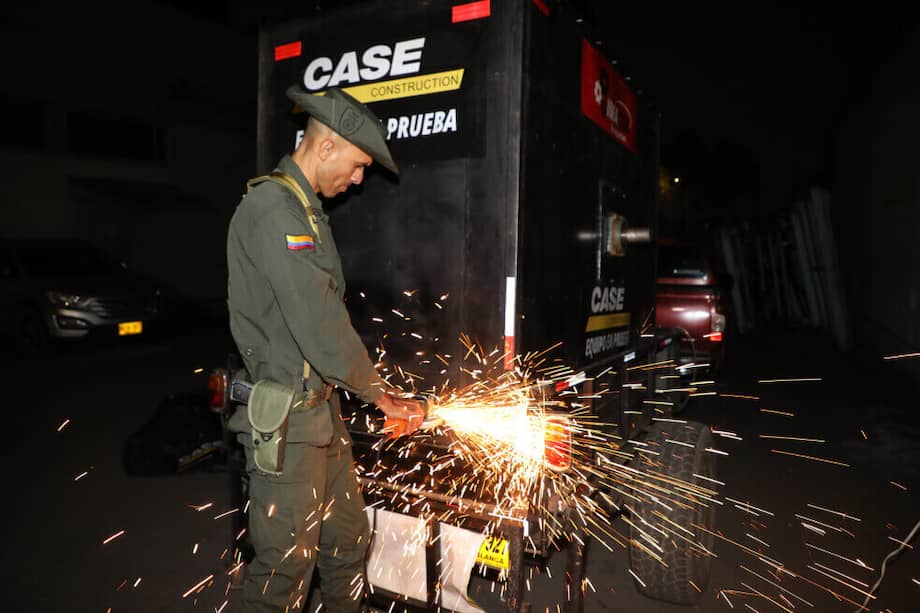 La droga fue hallada en esta planta eléctrica, en el sur de Bogotá. La Policía creía que encontraría unos 300 kilos: había una tonelada. / Policía Antinarcóticos