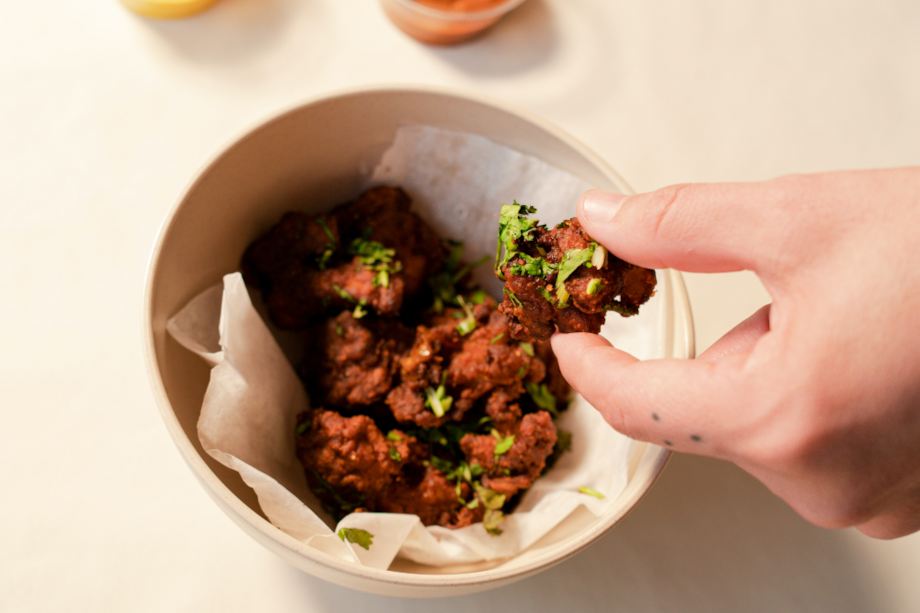 Imagina unos crocantes cubos de pollo apanados. Ahora agrega un poco de pimienta, ajo y paprika.