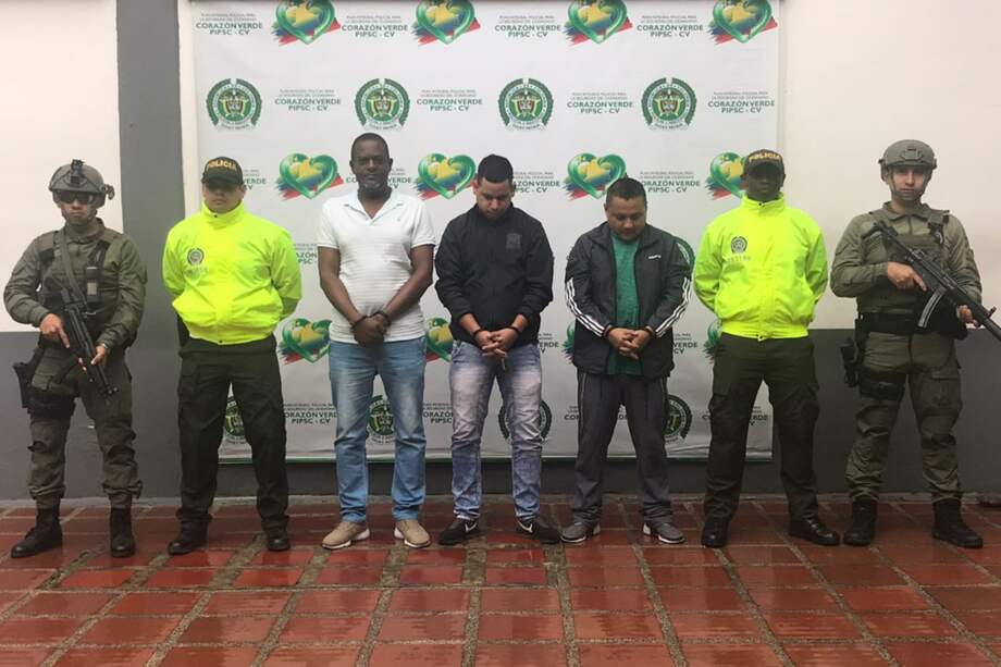 Estas tres personas son pedidas en extradición por una Corte Distrital de los Estados Unidos para el Distrito Sur de la Florida. / Corte Policía Antinarcóticos