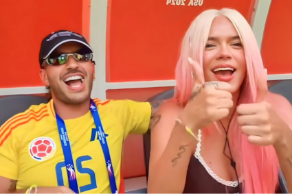Video: románticos besos de Feid y Karol G se robaron el show en la Copa América 2024 | Revista Vea