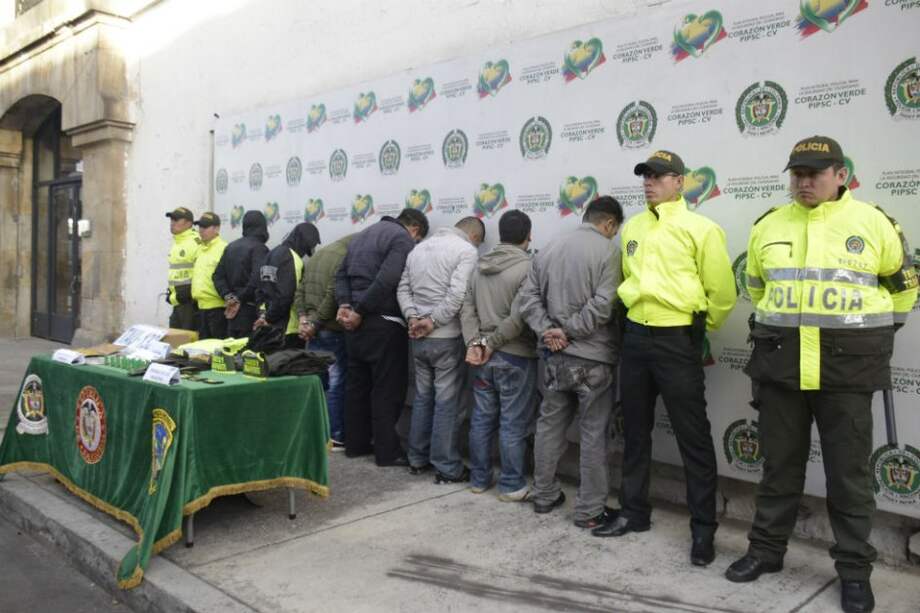 Disfrazados de policías atracarían camiones de mercancía en carreteras