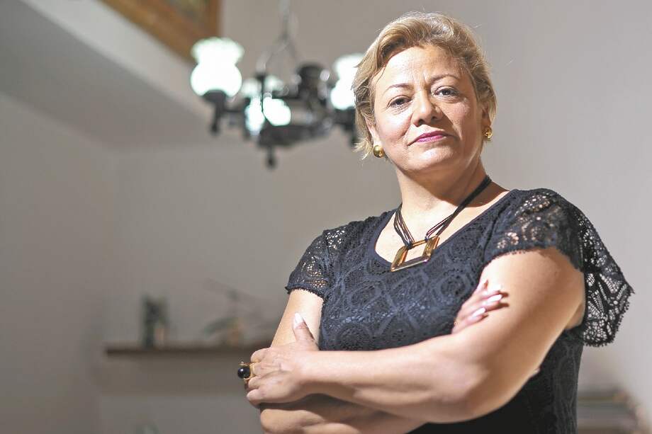 En la sala de su apartamento en Fusagasugá, Cundinamarca, Sandra Merino atendió a El Espectador./ Cristian Garavito