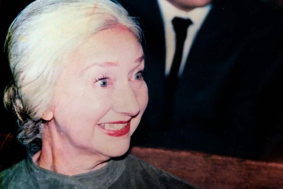 Hincha de Santa Fe, vivió los días dorados del primer campeón del fútbol colombiano y acompañó al equipo hasta sus últimos días.