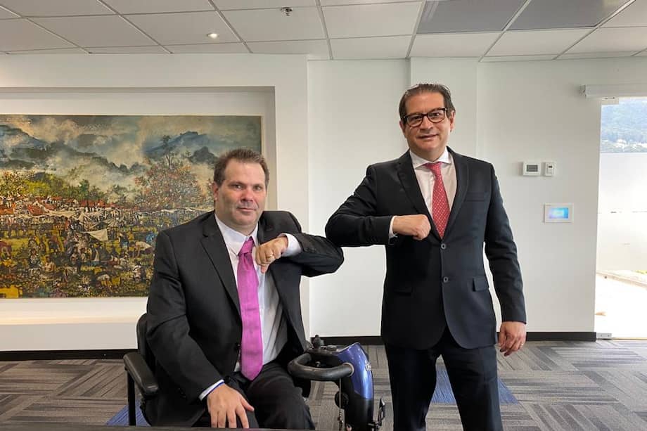 Juan Gonzalo Botero Botero y el ministro de Agricultura, Rodolfo Zea.