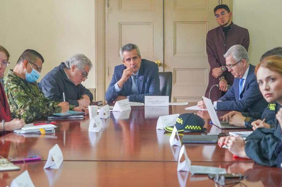 En el encuentro participaron el Movimiento Salvación Nacional, Cambio Radical, Centro Democrático y la Liga de Gobernantes Anticorrupción.