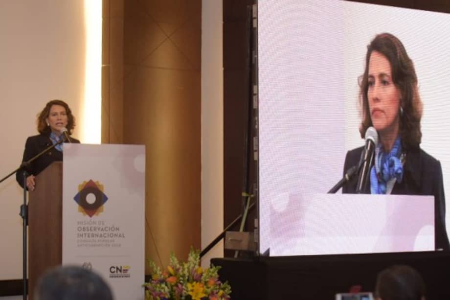 La ministra del Interior, Nancy Patricia Gutiérrez, en la instalación de la Misión Internacional de la Consulta Anticorrupción. / Mininterior
