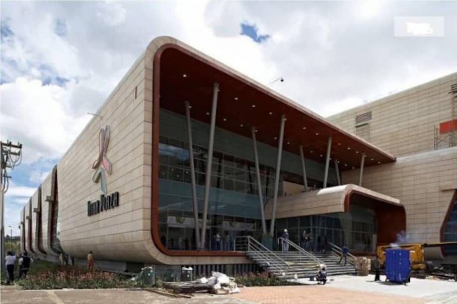 Centro comercial Titán Plaza opera con normalidad
