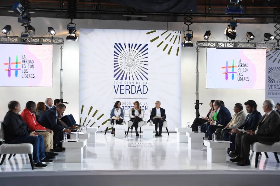 En Arauca, alrededor de 200 personas se reúnen para dialogar sobre el asesinato de líderes y lideresas sociales. / Comisión de la Verdad