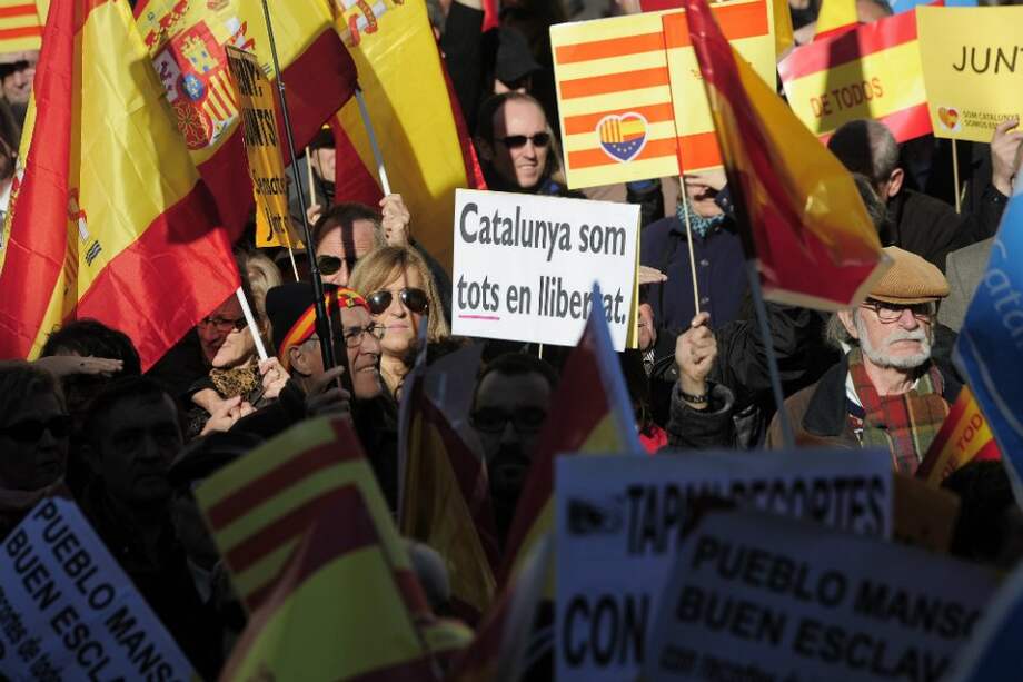 El control de los ingresos tributarios es el núcleo central de la lucha de poder entre los funcionarios de Barcelona y los de Madrid.