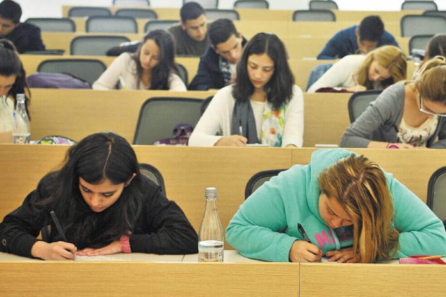 La Universidad de los Andes, el Rosario, el Externado, UniValle, Uninorte, la UdeA, la Nacional y la U. Manizales suspendieron clases presenciales con el fin de evitar la propagación del coronavirus. / Archivo El Espectador